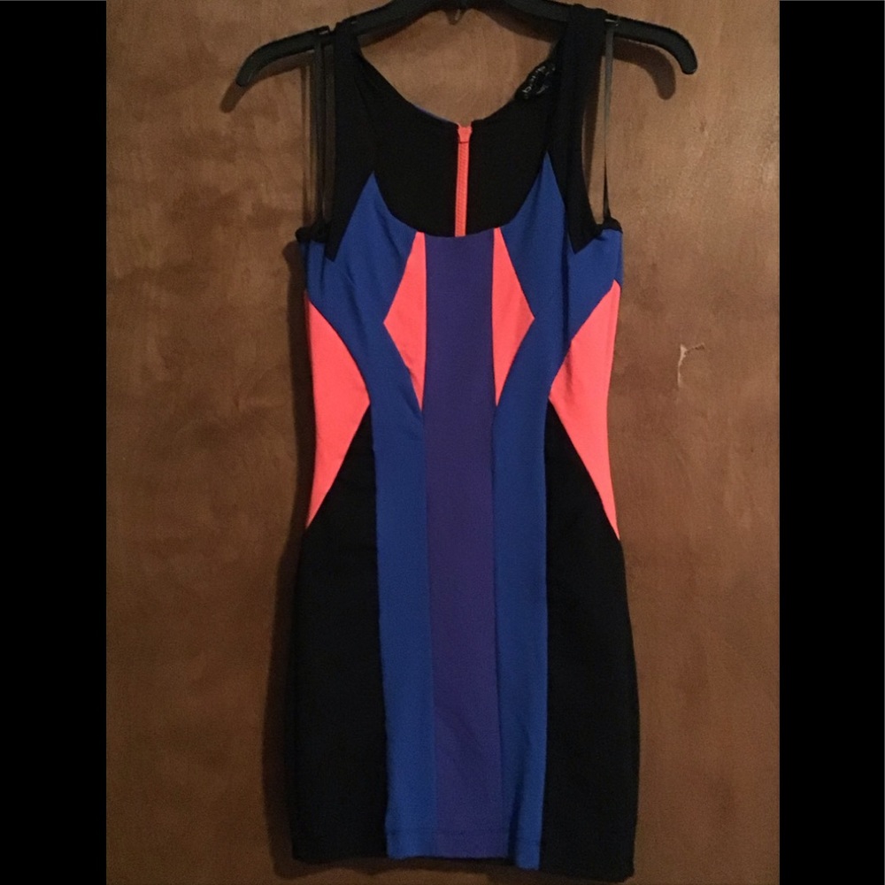 **NEW LISTING** Bebe colorblock mini dress